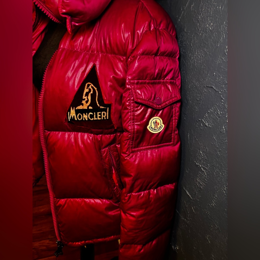 - Moncler coat - Picture 7 of 9